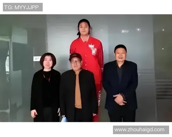 足球明星姚明的妻子揭秘她的生活与事业成就